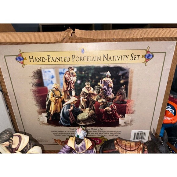 2002 Grandeur Noel MARY Nativity Christmas Figurine (Complete Set) lightly used - Picture 4 of 12